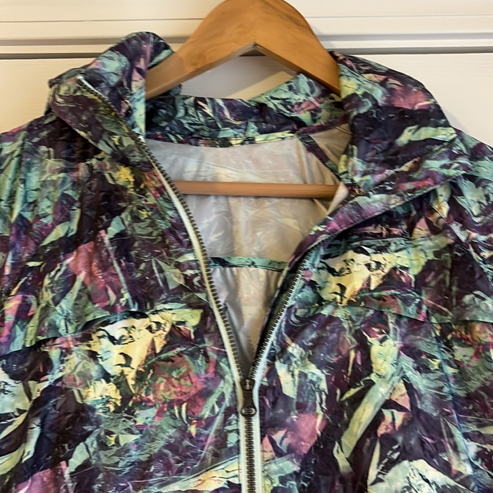 Lululemon Jacket - Picture 2 of 7